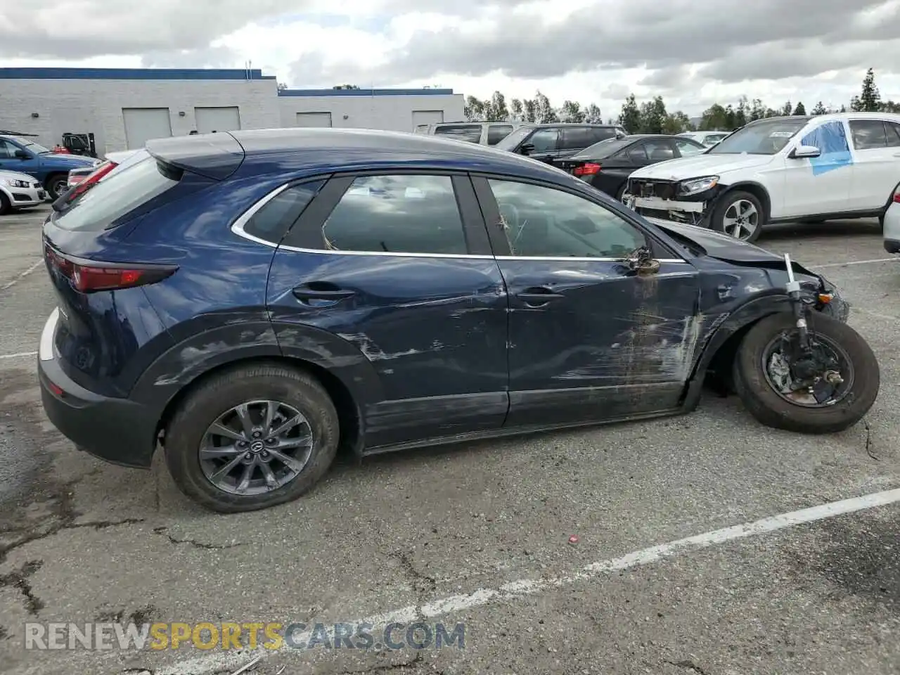 3 Photograph of a damaged car 3MVDMBAM5RM655105 MAZDA CX30 2024