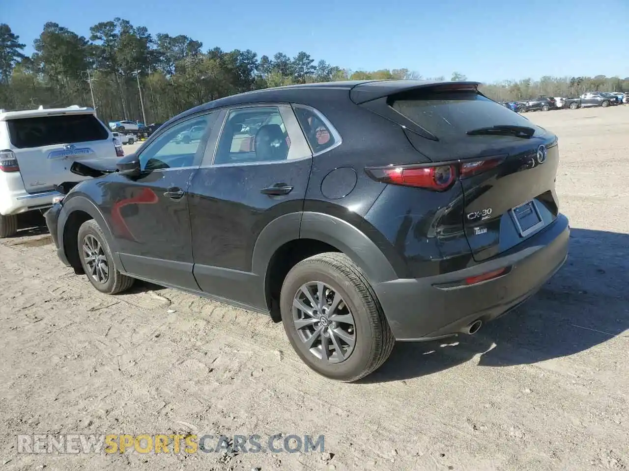 2 Photograph of a damaged car 3MVDMBAM5RM688864 MAZDA CX30 2024