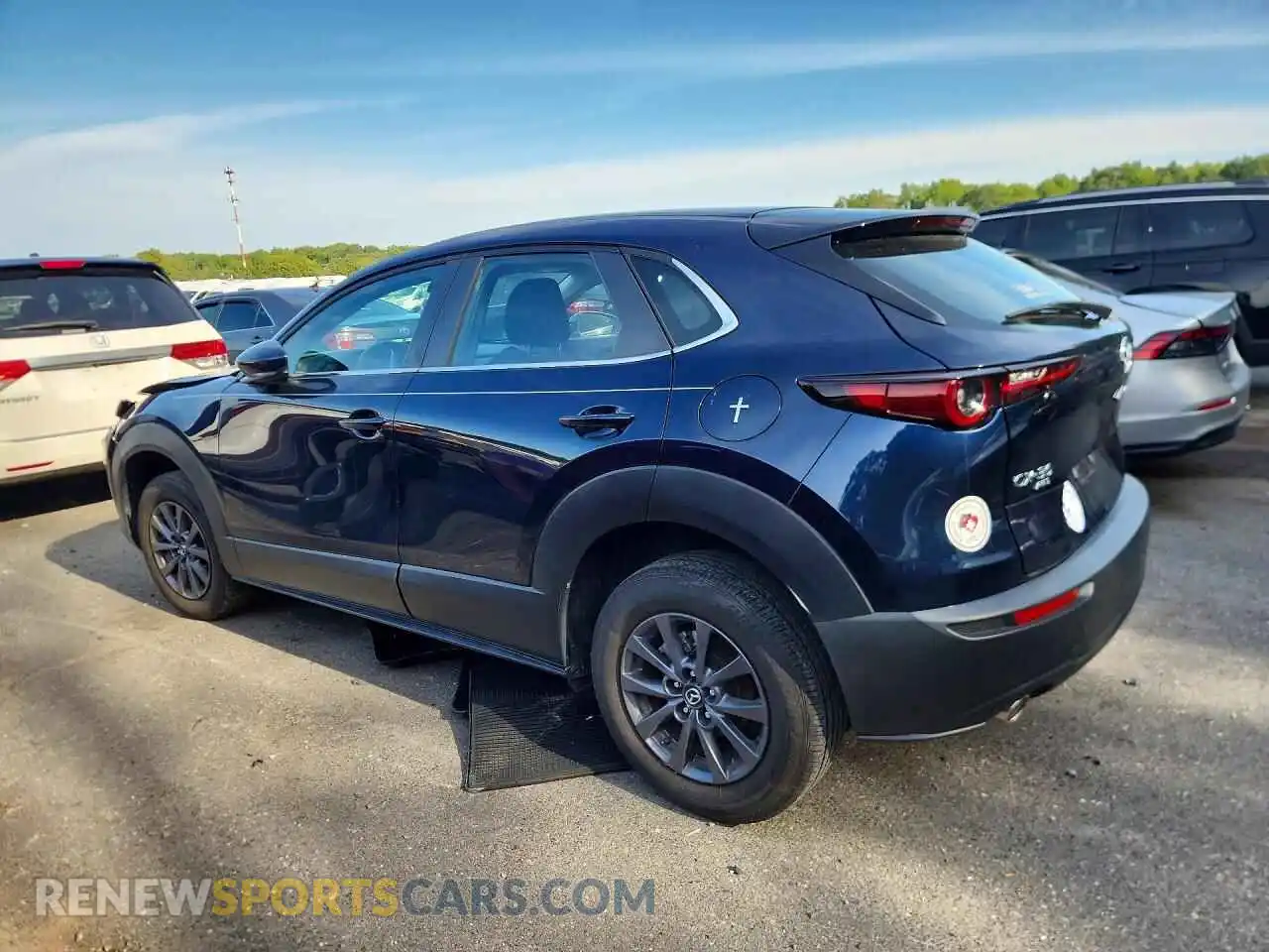 2 Photograph of a damaged car 3MVDMBAM5RM690579 MAZDA CX30 2024