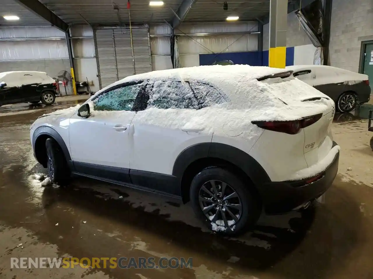 2 Photograph of a damaged car 3MVDMBAM6RM697895 MAZDA CX30 2024