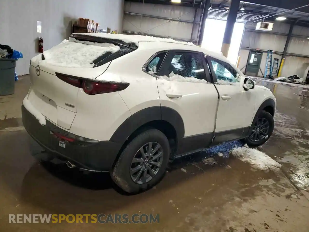 3 Photograph of a damaged car 3MVDMBAM6RM697895 MAZDA CX30 2024