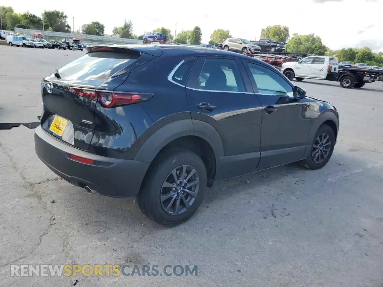 3 Photograph of a damaged car 3MVDMBAM7RM612434 MAZDA CX30 2024