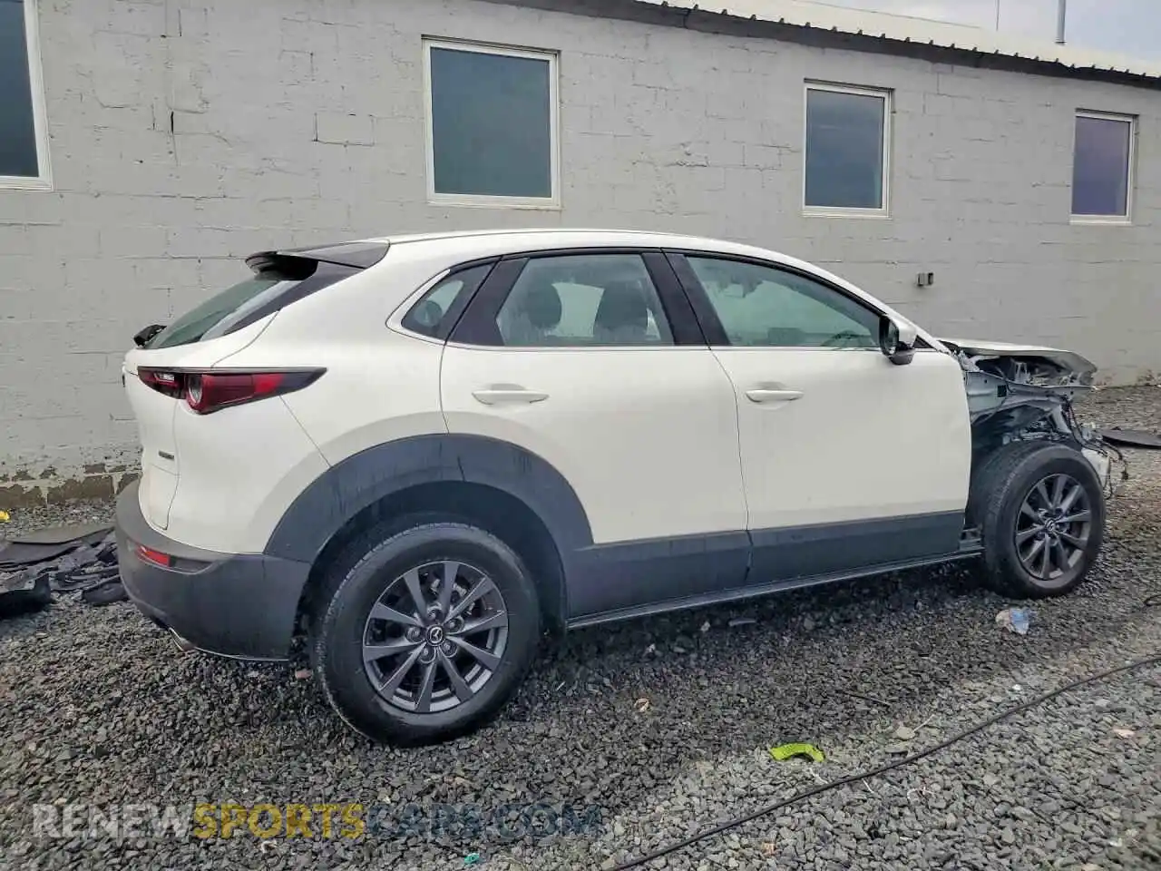 3 Photograph of a damaged car 3MVDMBAM7RM635194 MAZDA CX30 2024