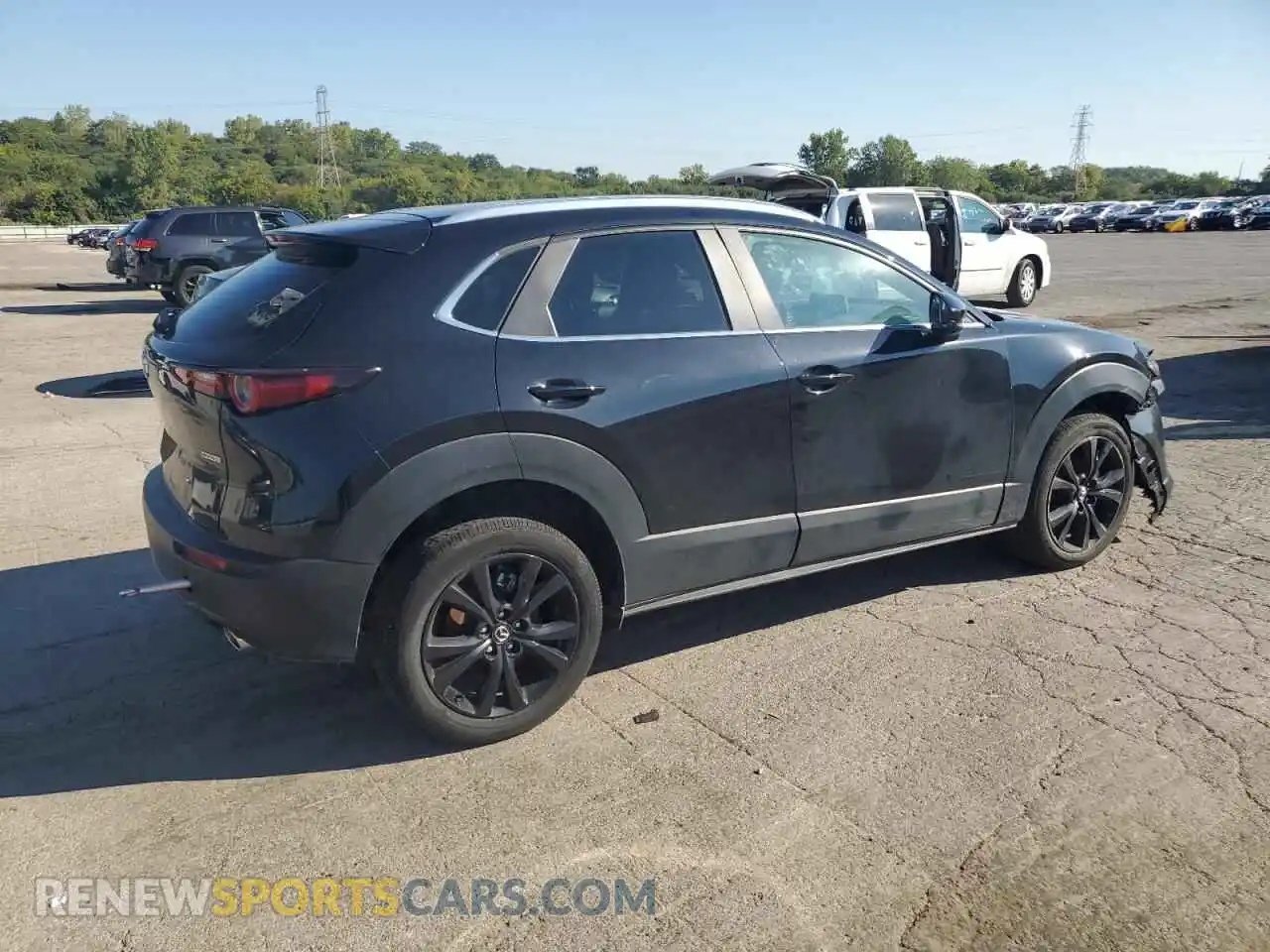 3 Photograph of a damaged car 3MVDMBBM1RM684292 MAZDA CX30 2024