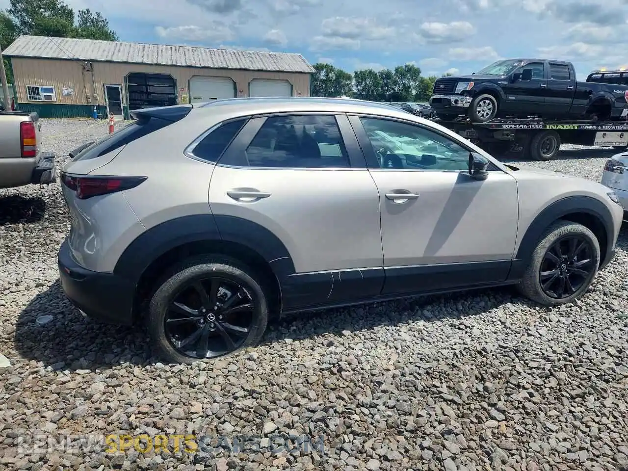 3 Photograph of a damaged car 3MVDMBBM2RM648613 MAZDA CX30 2024