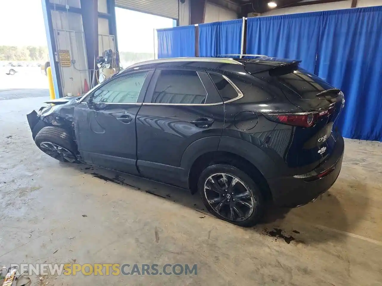2 Photograph of a damaged car 3MVDMBBM2RM657389 MAZDA CX30 2024