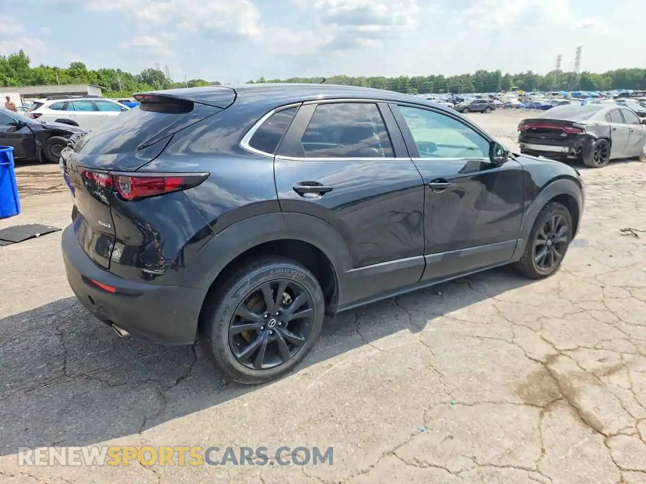 3 Photograph of a damaged car 3MVDMBBM3RM651732 MAZDA CX30 2024