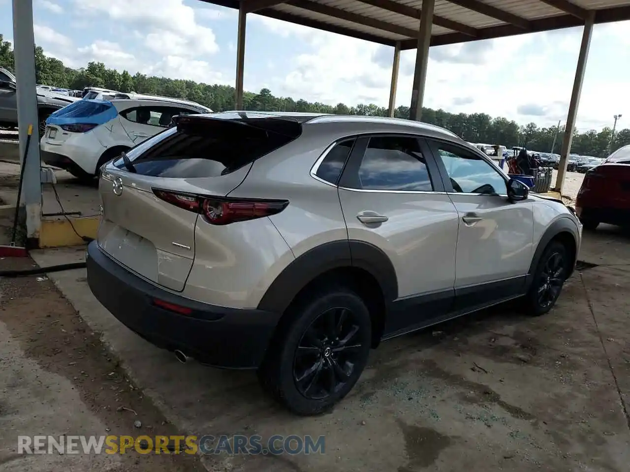 3 Photograph of a damaged car 3MVDMBBM7RM651538 MAZDA CX30 2024