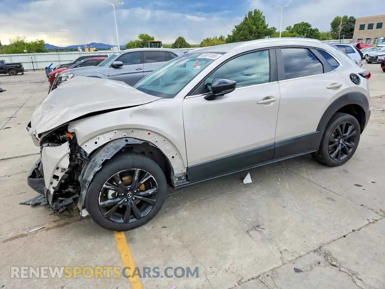 1 Photograph of a damaged car 3MVDMBBM8RM646848 MAZDA CX30 2024