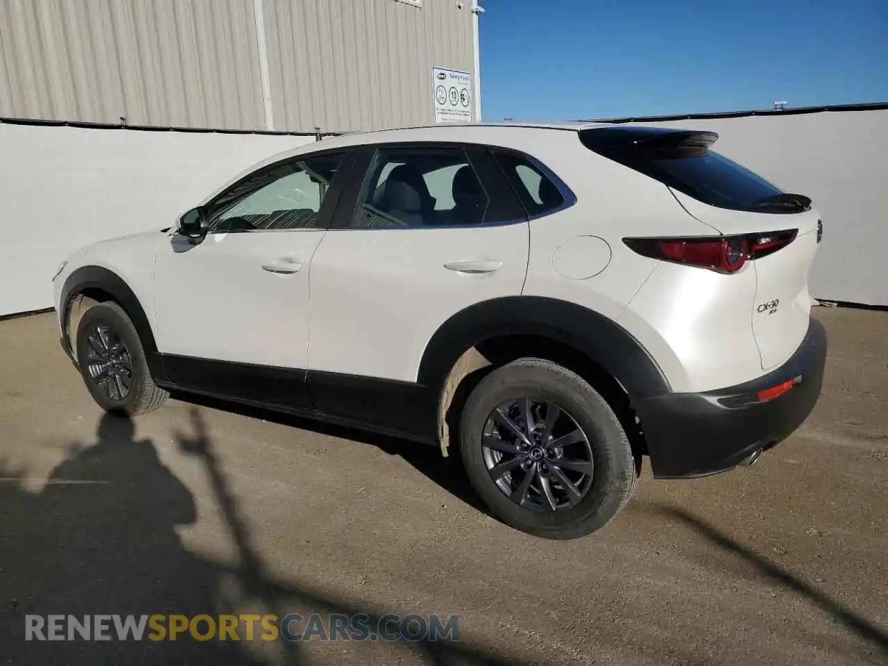 2 Photograph of a damaged car 3MVDMBBM8RM708524 MAZDA CX30 2024