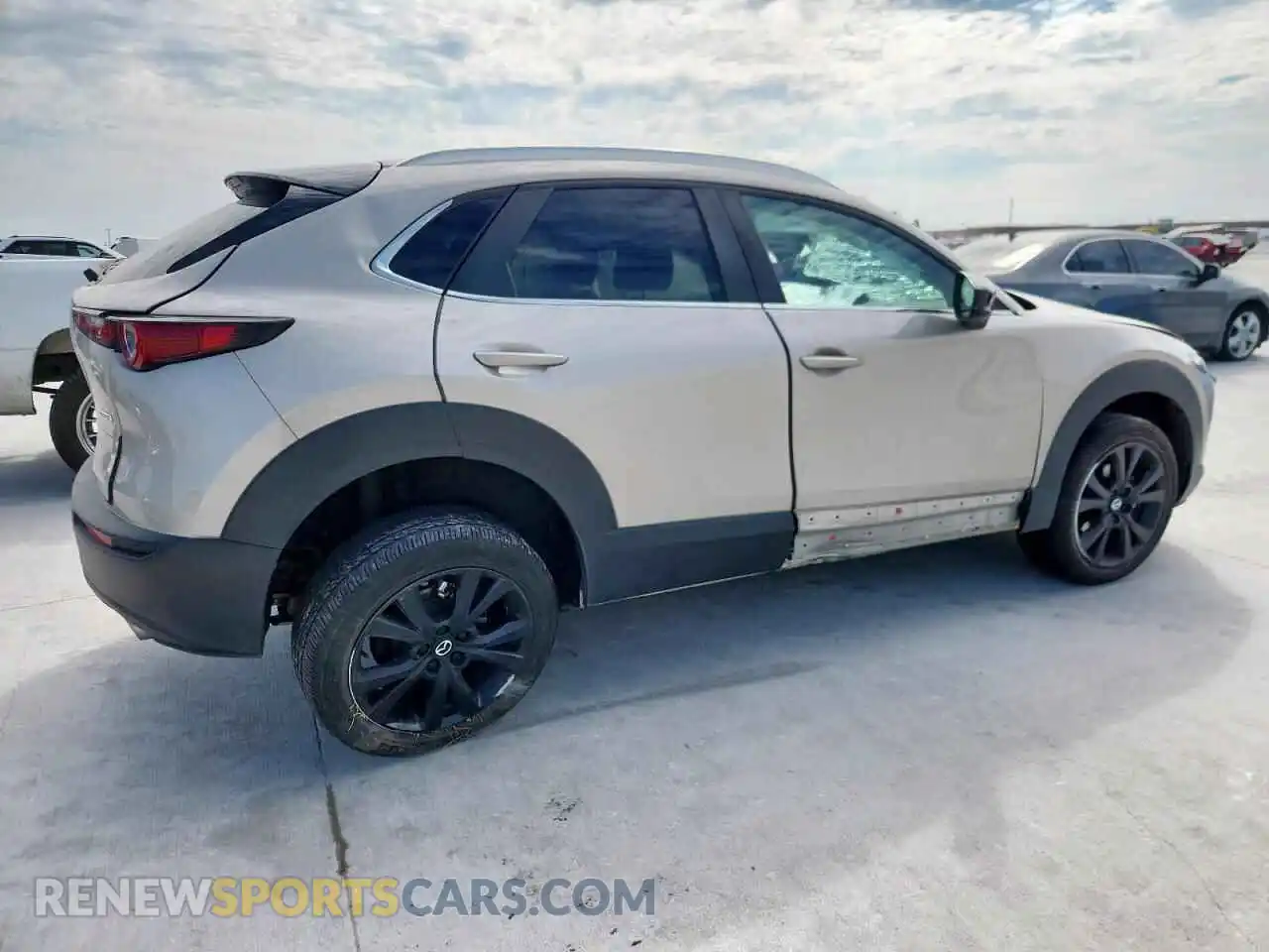 3 Photograph of a damaged car 3MVDMBBMXRM602530 MAZDA CX30 2024