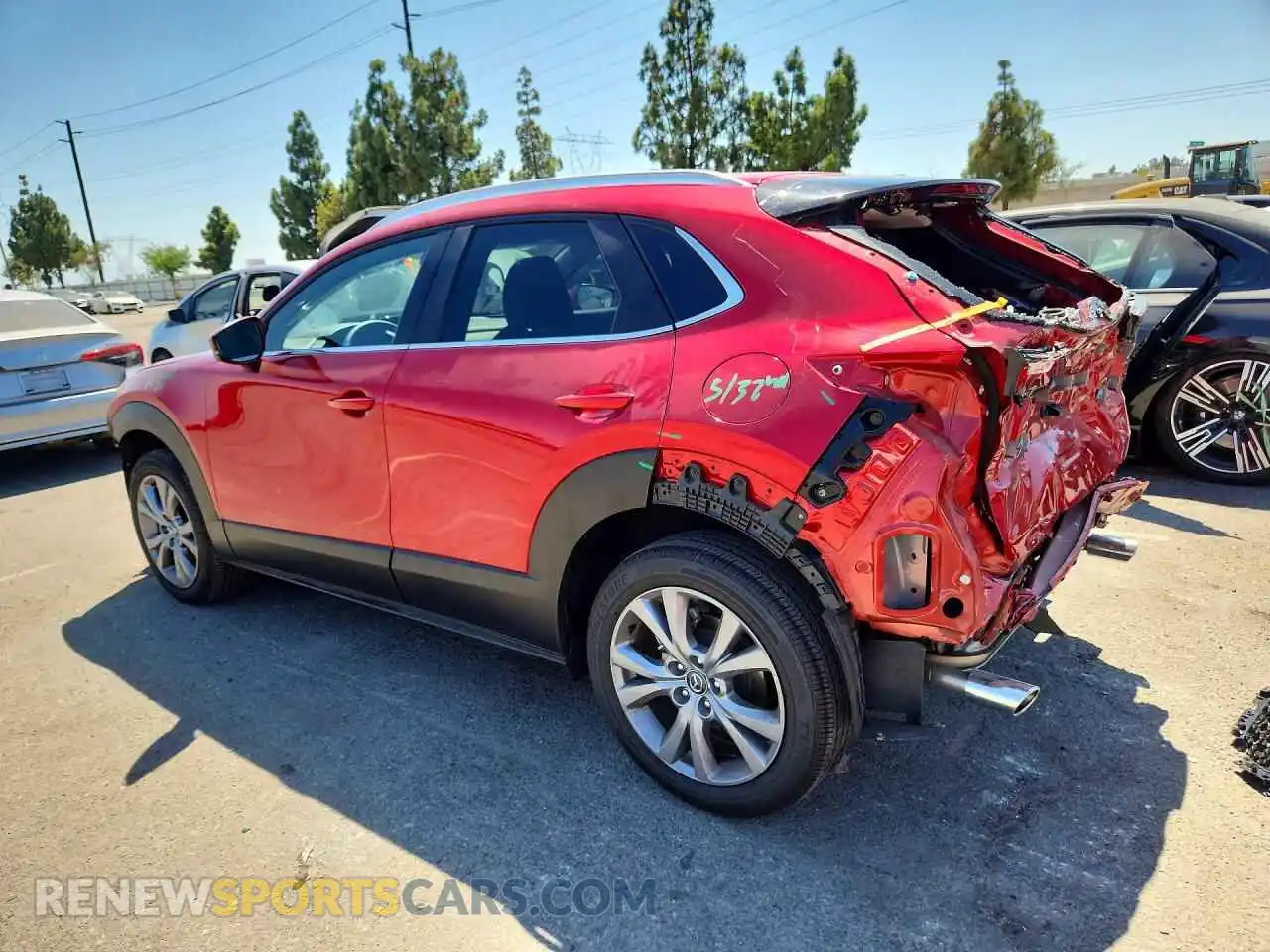 2 Photograph of a damaged car 3MVDMBCM1RM669550 MAZDA CX30 2024