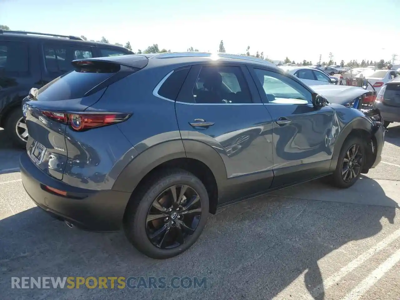 3 Photograph of a damaged car 3MVDMBCM1RM681553 MAZDA CX30 2024