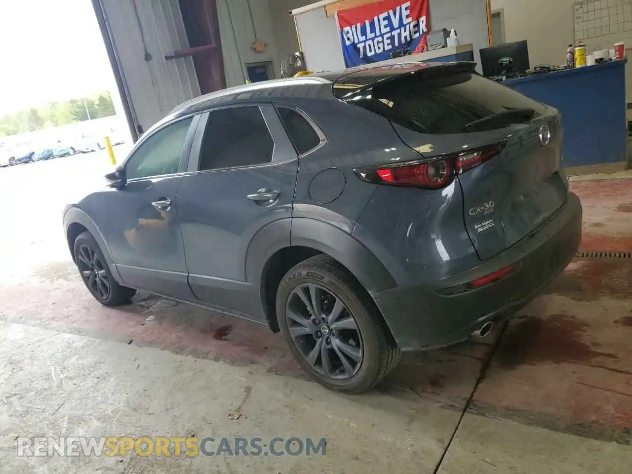 2 Photograph of a damaged car 3MVDMBCM3RM611391 MAZDA CX30 2024