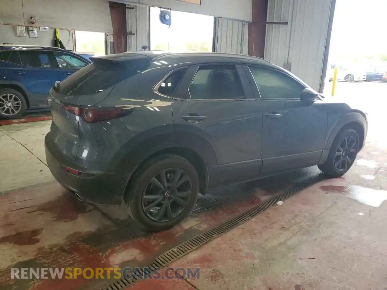 3 Photograph of a damaged car 3MVDMBCM3RM611391 MAZDA CX30 2024
