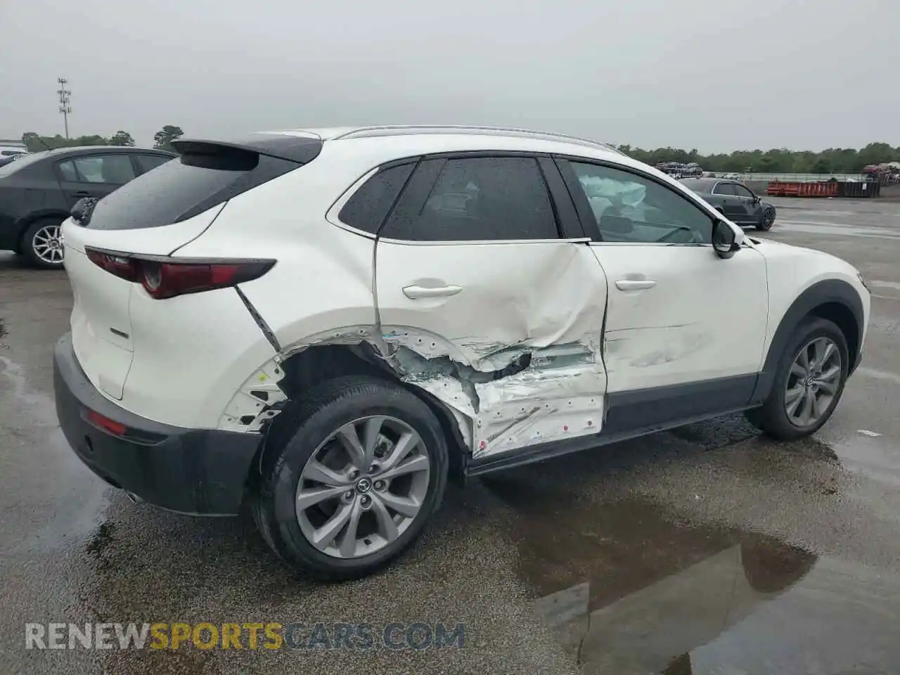 3 Photograph of a damaged car 3MVDMBCM3RM667783 MAZDA CX30 2024
