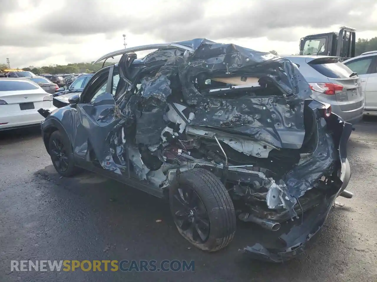 2 Photograph of a damaged car 3MVDMBCM4RM613926 MAZDA CX30 2024