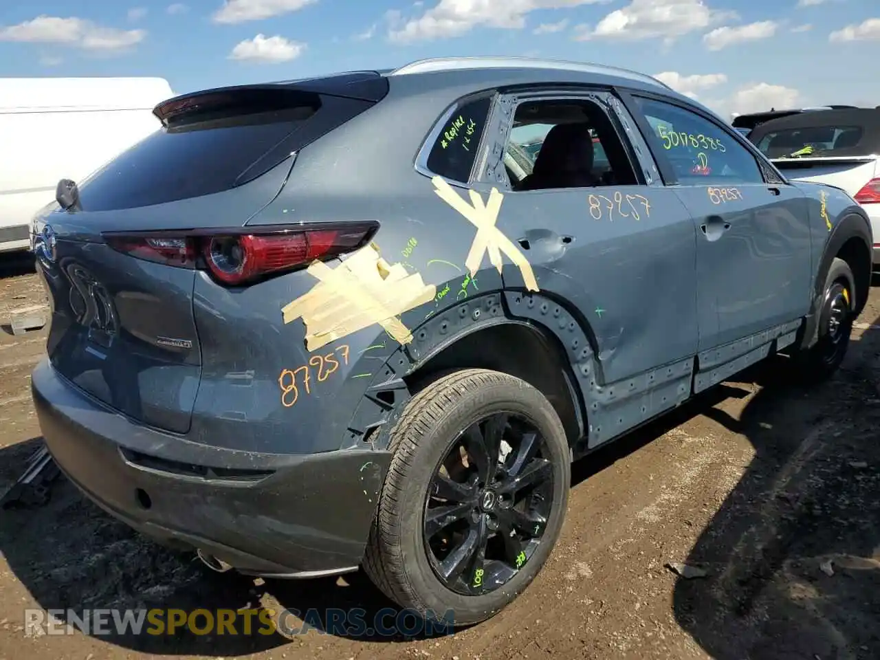 3 fotografías del automóvil dañado 3MVDMBCM5RM636082 MAZDA CX30 2024