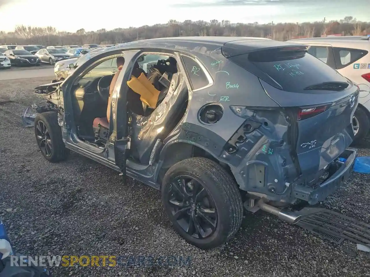 2 Photograph of a damaged car 3MVDMBCM6RM675912 MAZDA CX30 2024