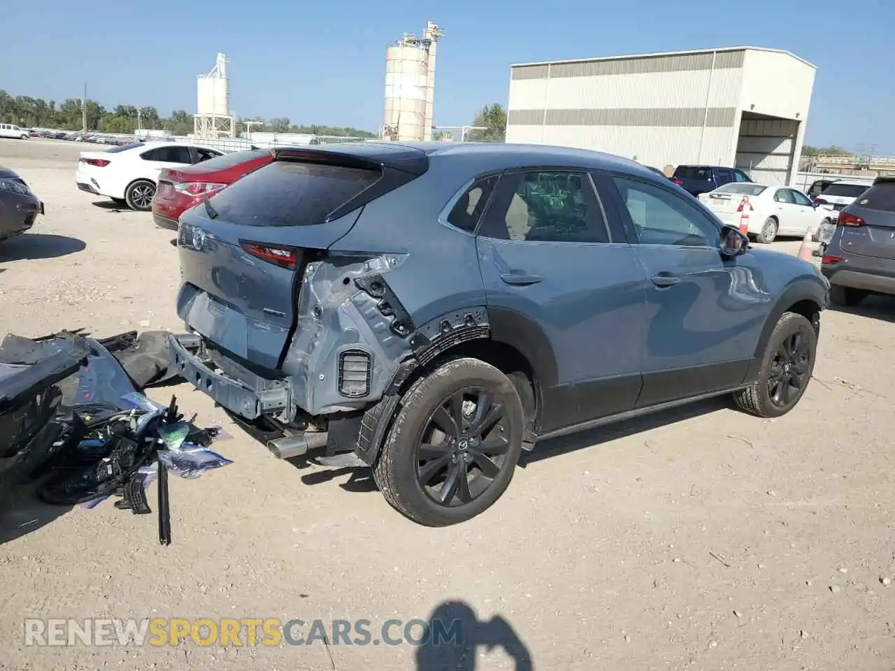 3 Photograph of a damaged car 3MVDMBCM6RM675912 MAZDA CX30 2024