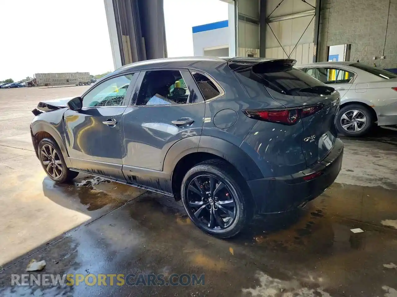 2 Photograph of a damaged car 3MVDMBCM8RM600516 MAZDA CX30 2024