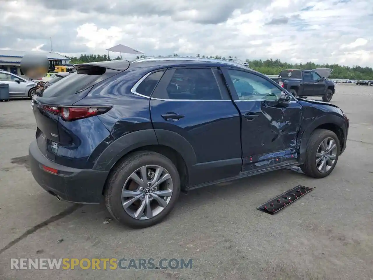3 Photograph of a damaged car 3MVDMBCM8RM661087 MAZDA CX30 2024