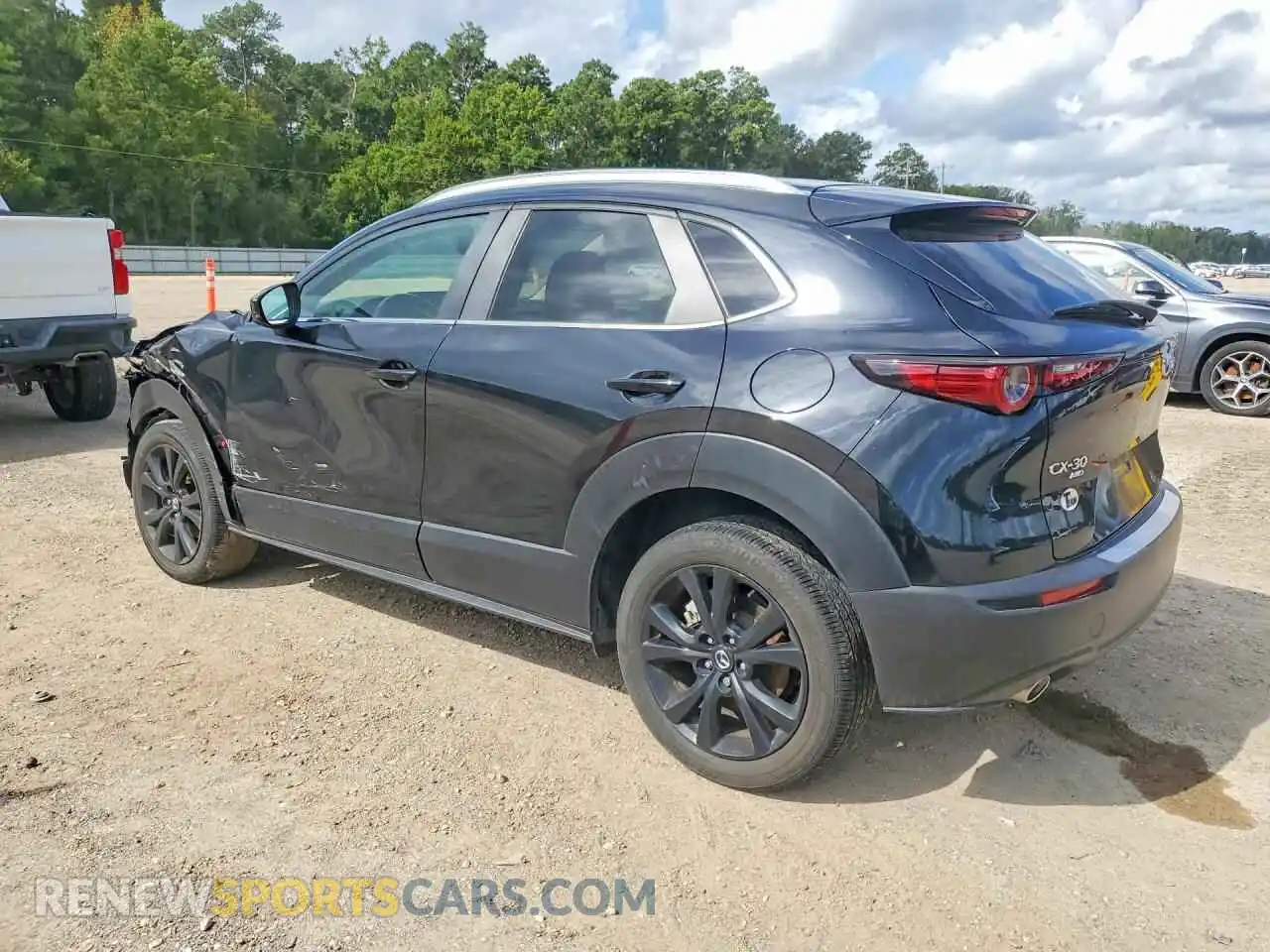 2 Photograph of a damaged car 3MVDMBCMXRM676996 MAZDA CX30 2024