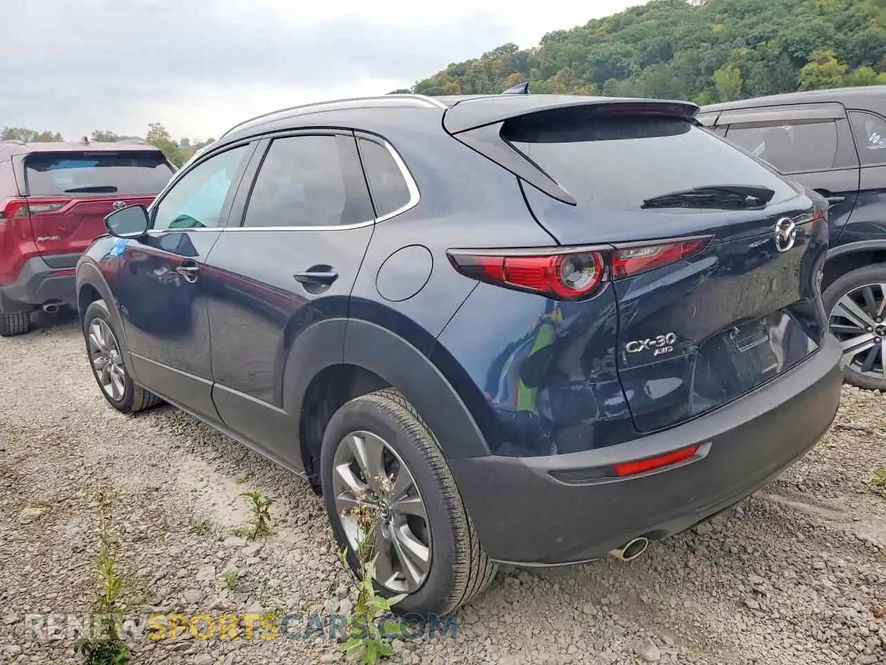2 fotografías del automóvil dañado 3MVDMBDM5RM609334 MAZDA CX30 2024