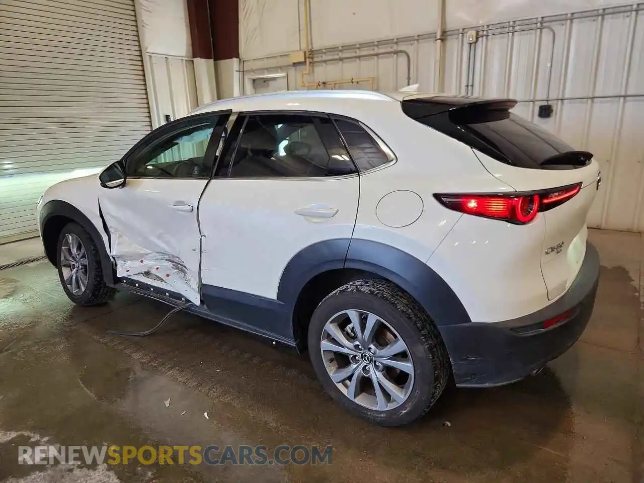 2 Photograph of a damaged car 3MVDMBDM5RM709708 MAZDA CX30 2024