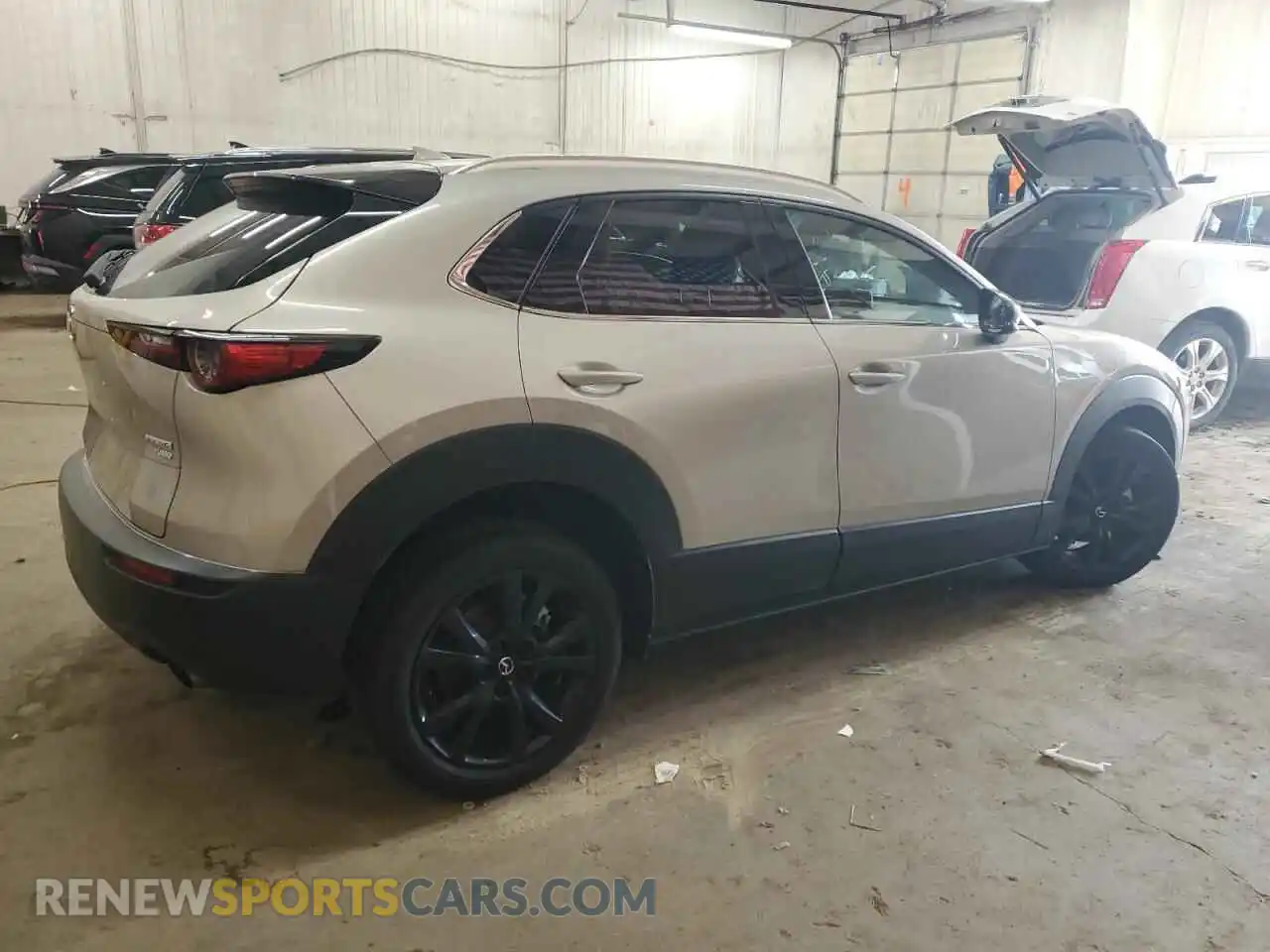 3 Photograph of a damaged car 3MVDMBDY7RM637008 MAZDA CX30 2024