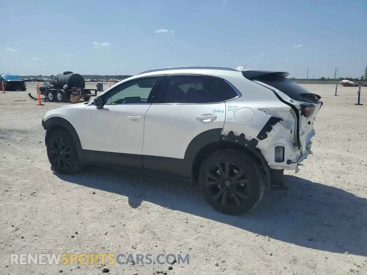 2 Фотография поврежденного автомобиля 3MVDMBEY3RM634041 MAZDA CX30 2024