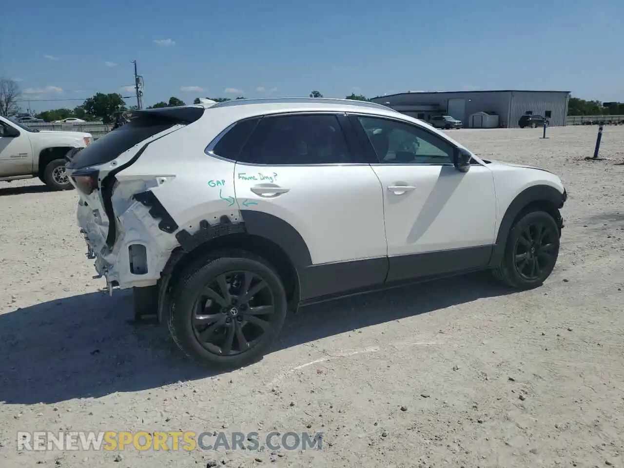 3 Фотография поврежденного автомобиля 3MVDMBEY3RM634041 MAZDA CX30 2024