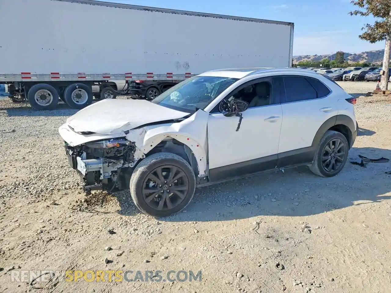 1 Photograph of a damaged car 3MVDMBEY3RM690559 MAZDA CX30 2024