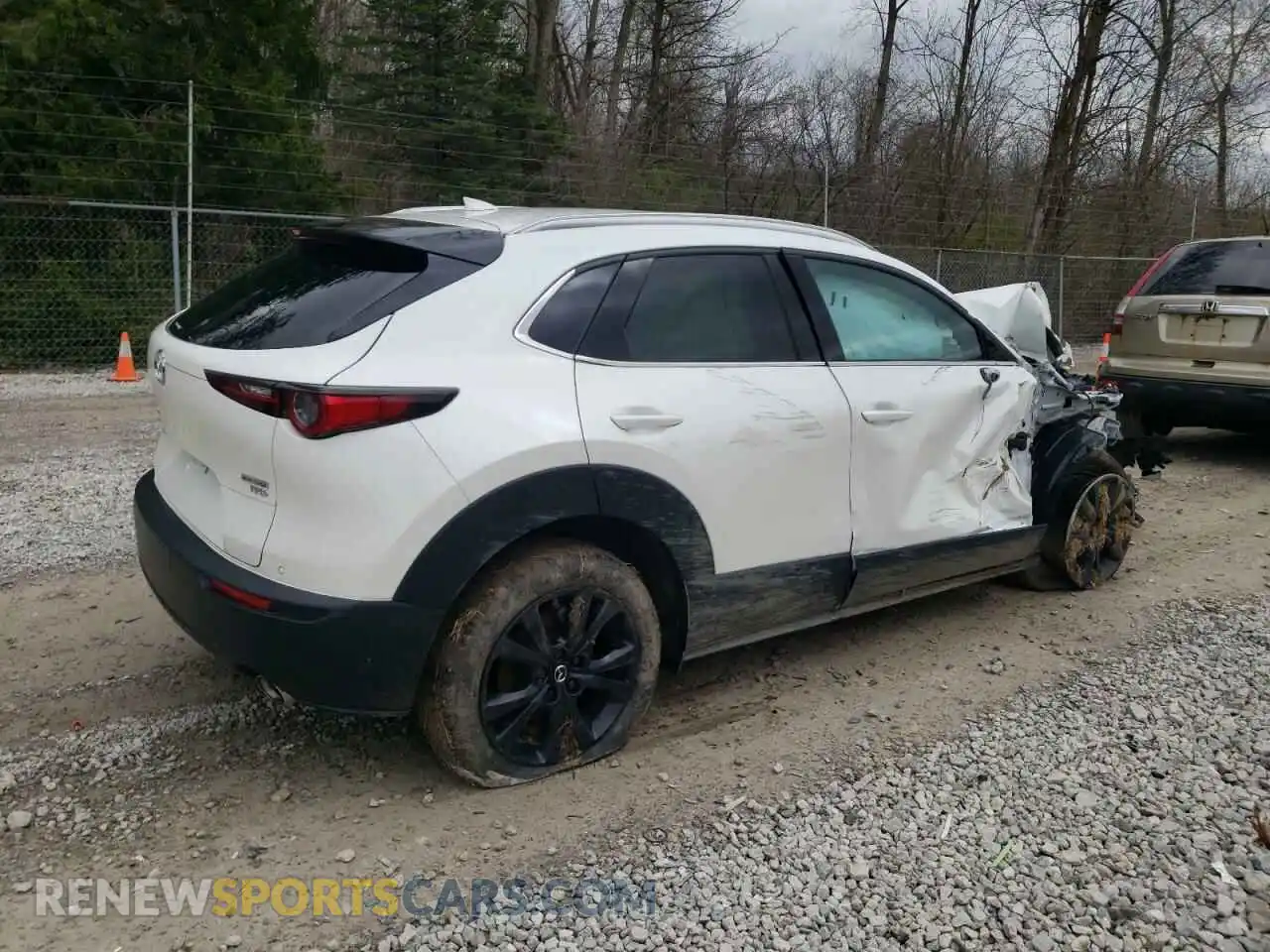 3 Photograph of a damaged car 3MVDMBEY8RM715116 MAZDA CX30 2024