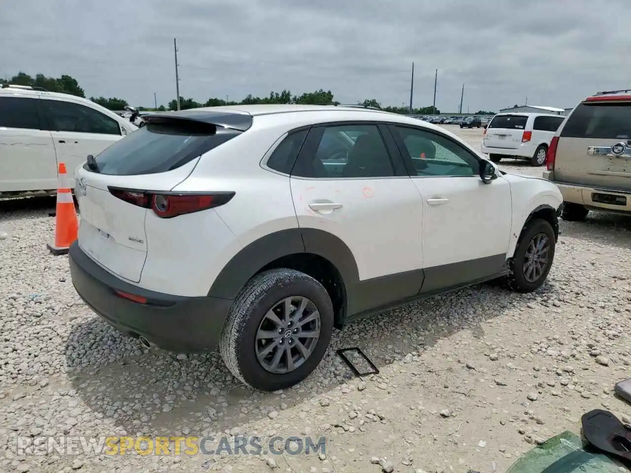 3 Photograph of a damaged car 3MVDMBAM1SM762772 MAZDA CX30 2025