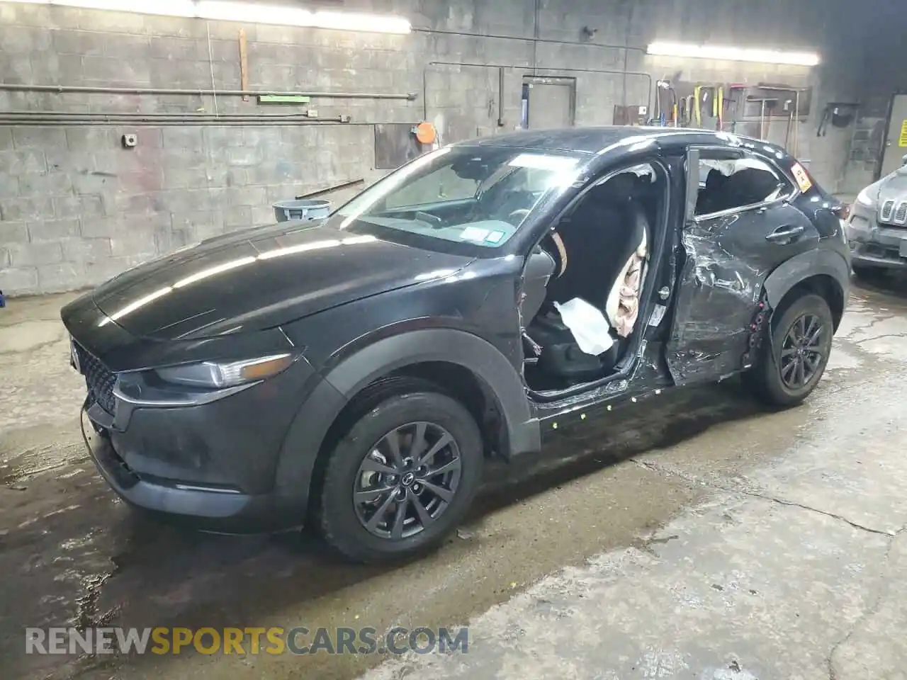 1 Photograph of a damaged car 3MVDMBAM3SM756861 MAZDA CX30 2025