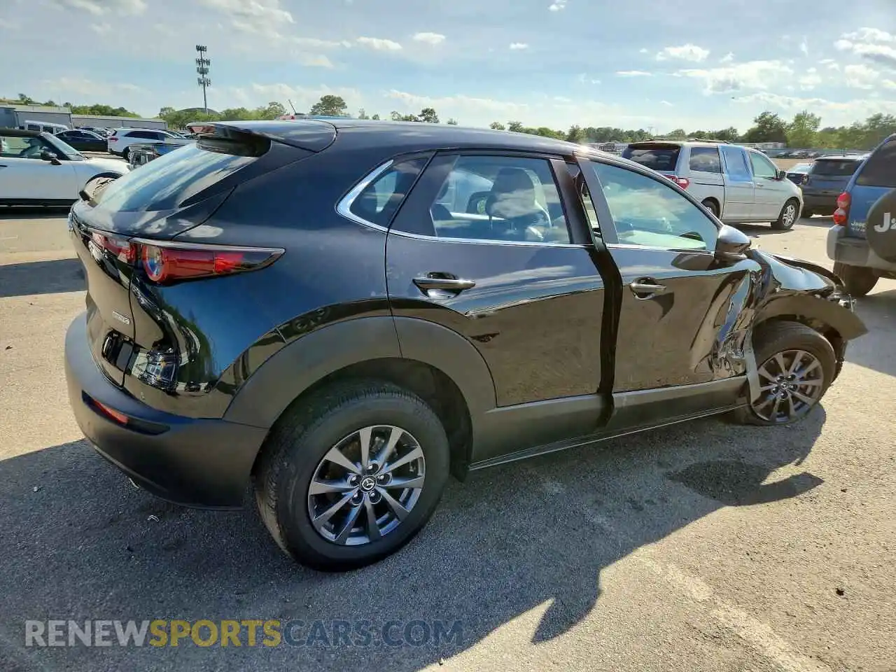 3 Photograph of a damaged car 3MVDMBAM9SM752975 MAZDA CX30 2025