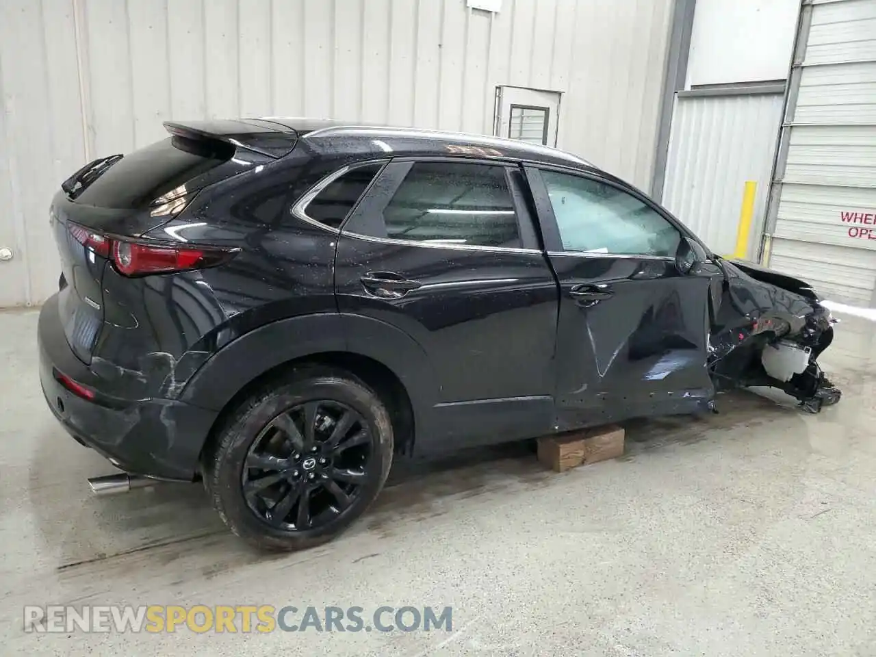 3 Photograph of a damaged car 3MVDMBBM0SM762518 MAZDA CX30 2025