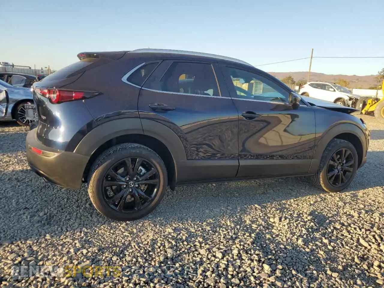 3 Photograph of a damaged car 3MVDMBBM8SM786713 MAZDA CX30 2025