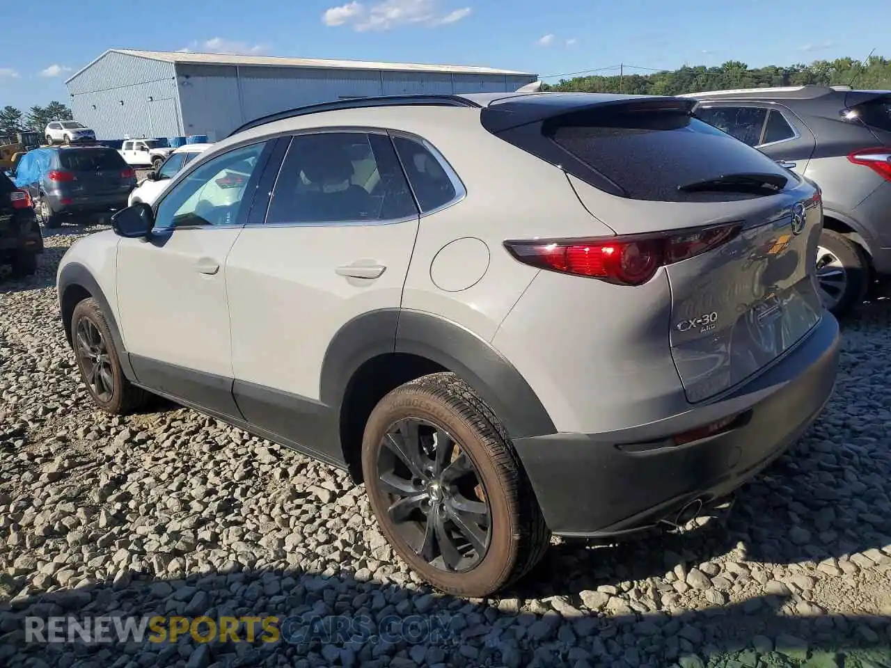 2 fotografías del automóvil dañado 3MVDMBDY8SM764016 MAZDA CX30 2025