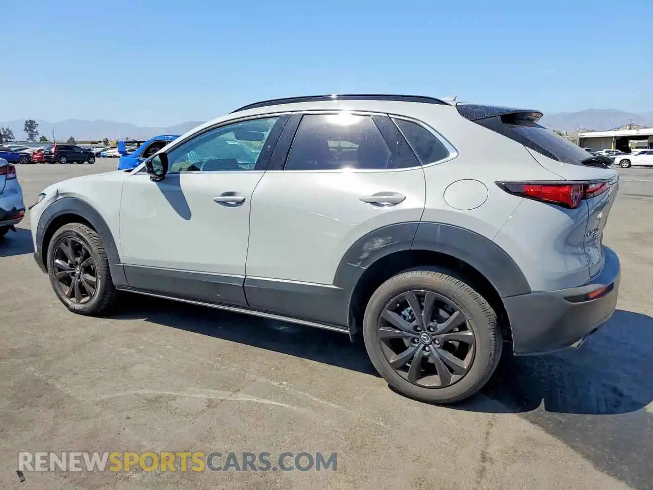 2 Photograph of a damaged car 3MVDMBDY8SM813909 MAZDA CX30 2025
