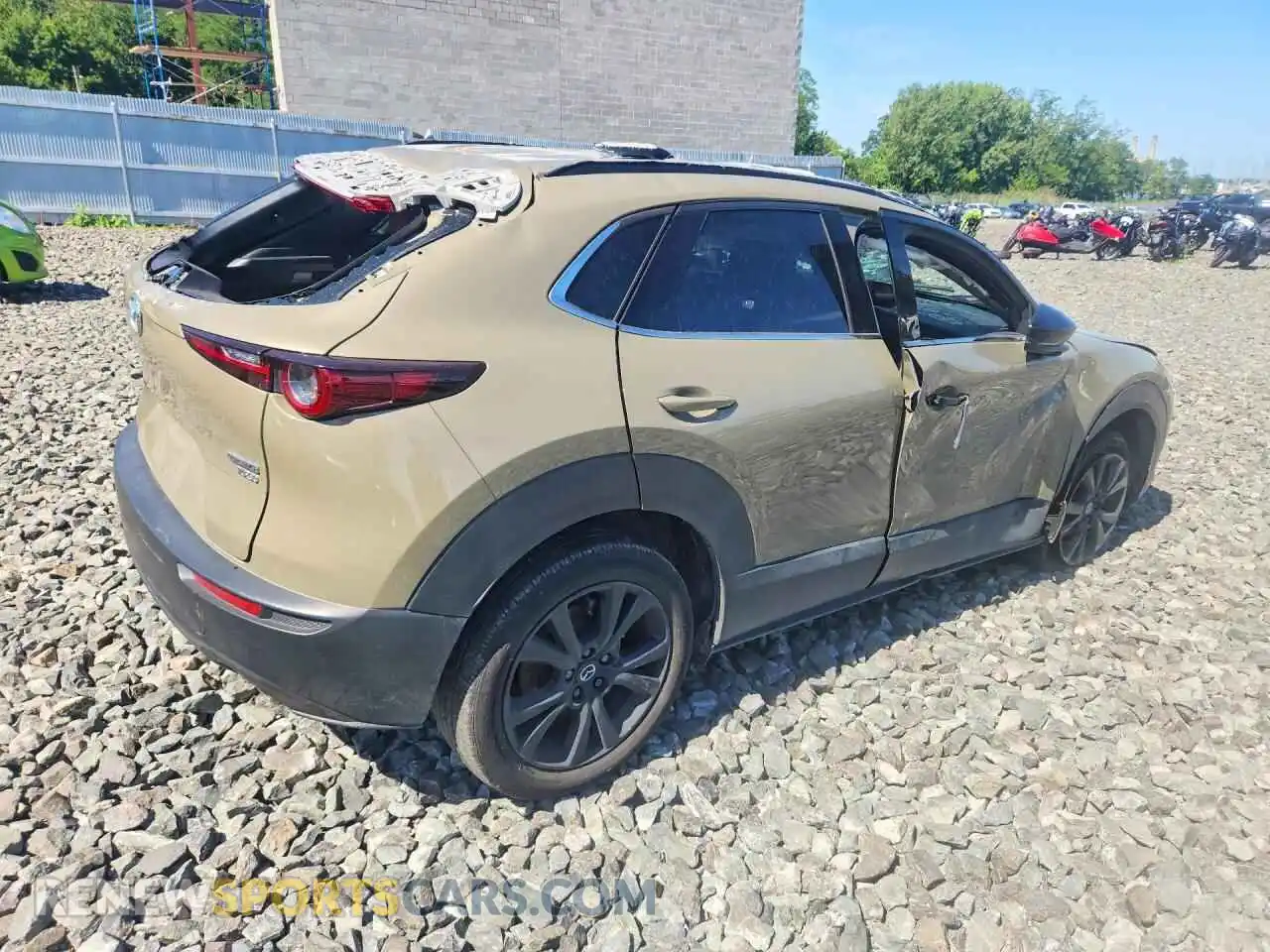 3 Photograph of a damaged car 3MVDMBXY7SM825464 MAZDA CX30 2025