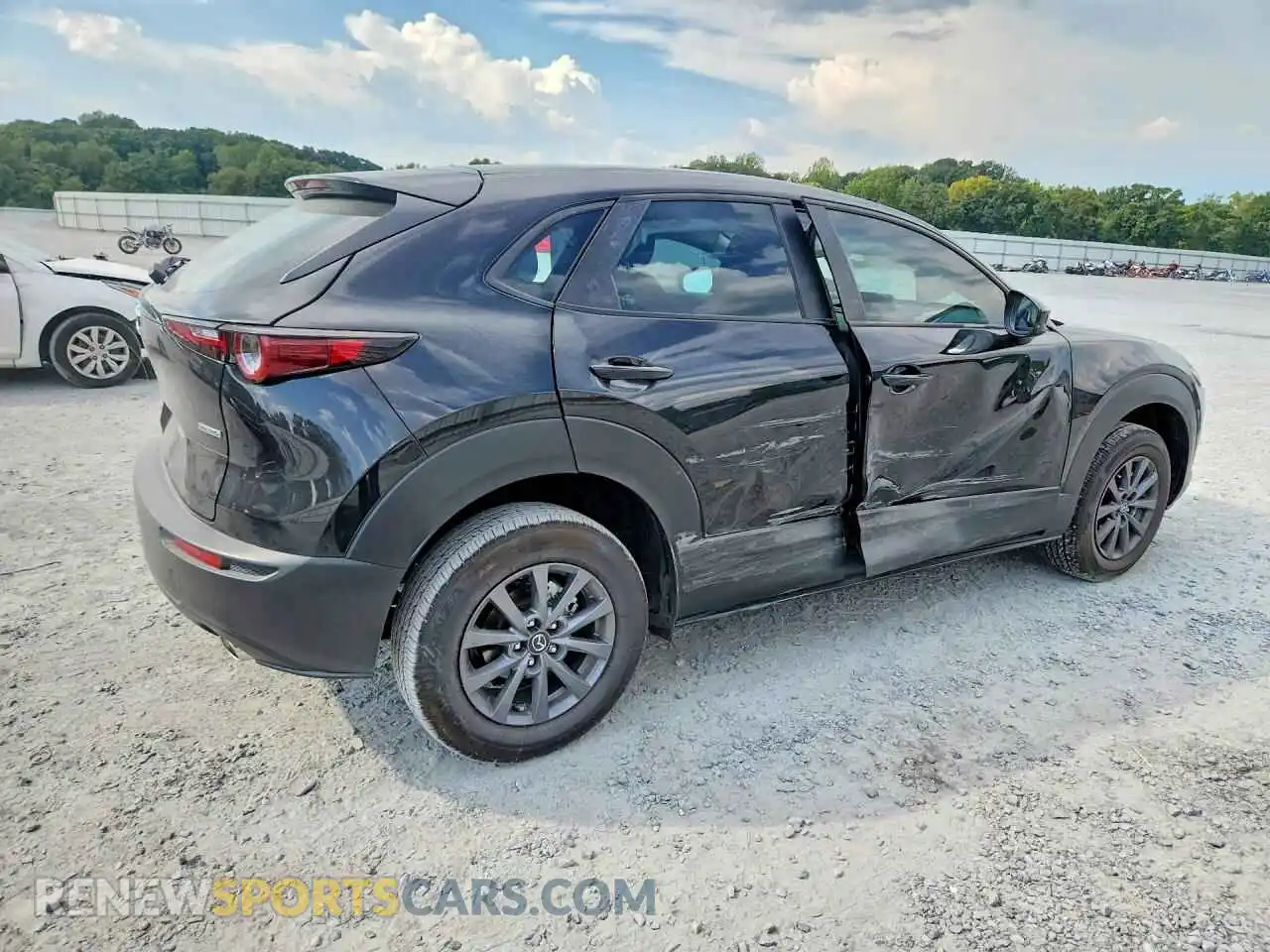 3 Photograph of a damaged car 3MVDMBAL0TM206946 MAZDA CX30 2026