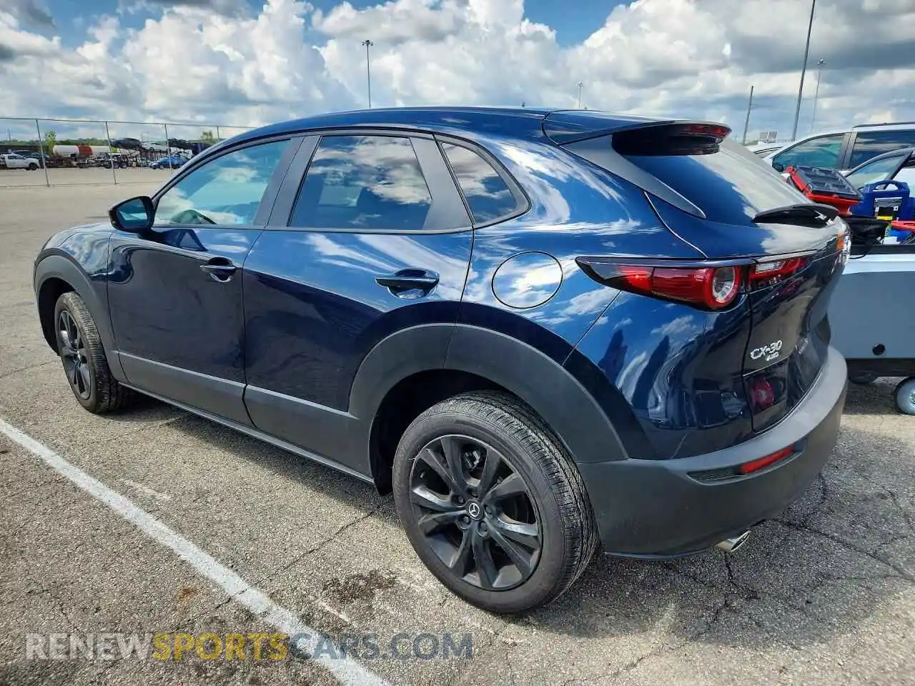 2 fotografías del automóvil dañado 3MVDMBBL5TM138769 MAZDA CX30 2026