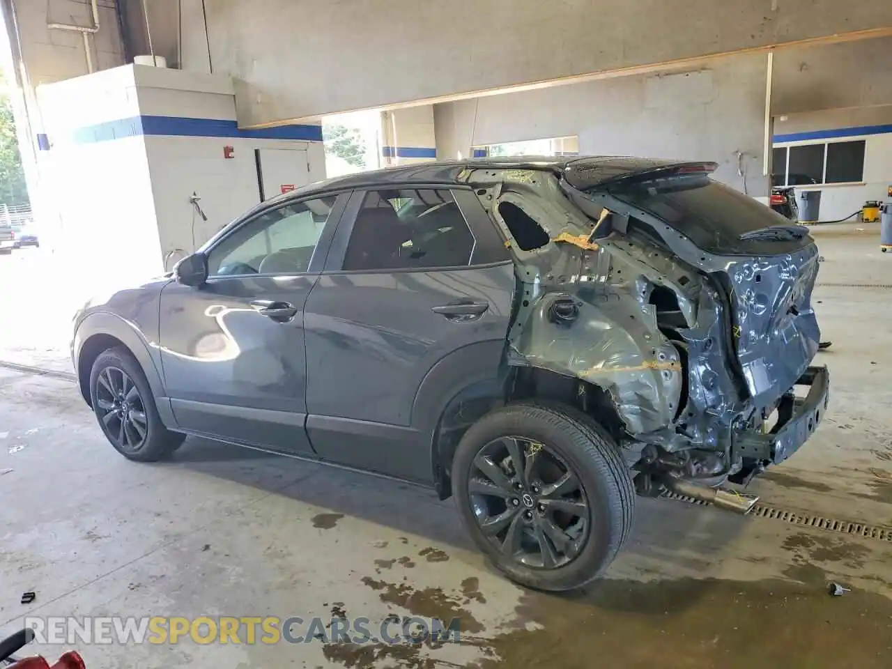 2 Photograph of a damaged car 3MVDMBCLXTM136983 MAZDA CX30 2026