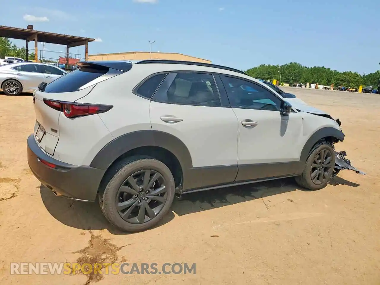 3 fotografías del automóvil dañado 3MVDMBXL4TM138092 MAZDA CX30 2026