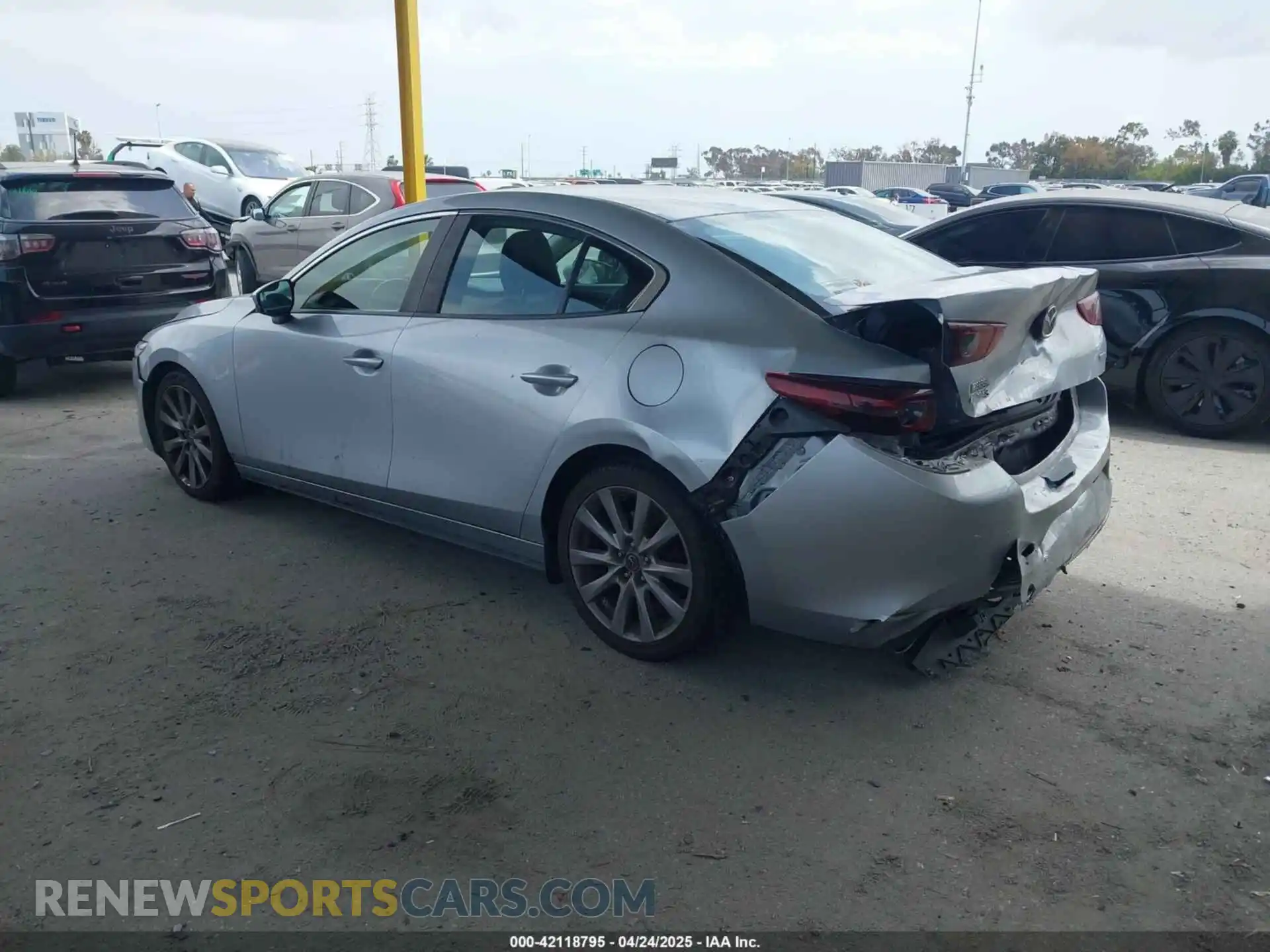 3 Фотография поврежденного автомобиля 3MZBPACL6LM131481 MAZDA MAZDA3 2020