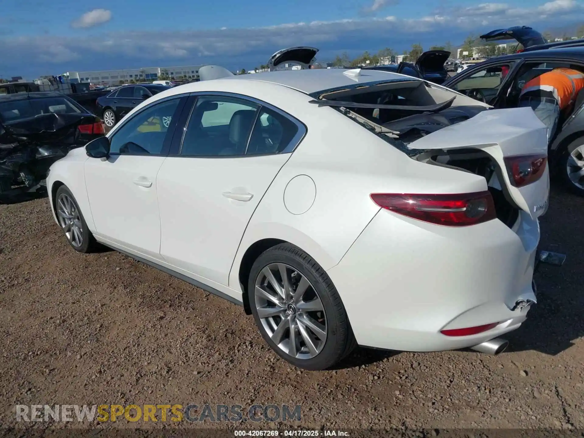 3 Фотография поврежденного автомобиля 3MZBPAEM3LM132772 MAZDA MAZDA3 2020