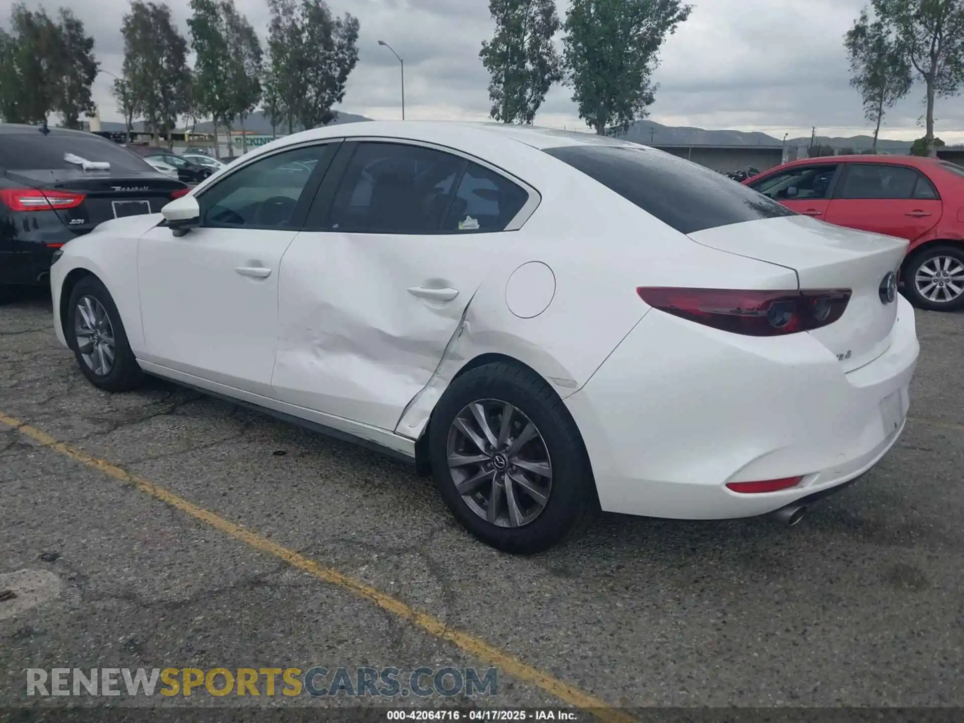 3 Photograph of a damaged car JM1BPAAL1M1327395 MAZDA MAZDA3 2021