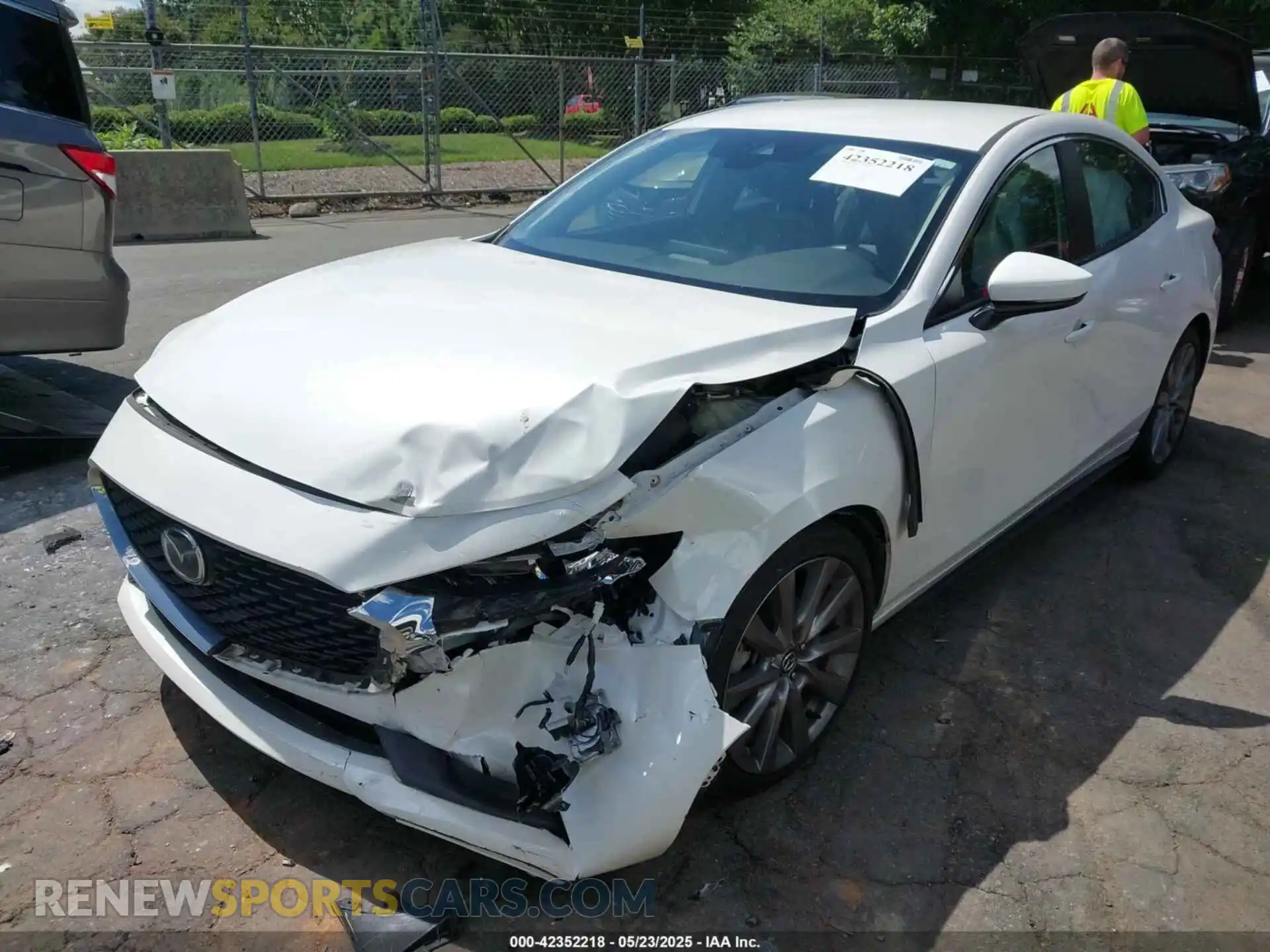 2 fotografías del automóvil dañado 3MZBPABL0NM313343 MAZDA MAZDA3 2022